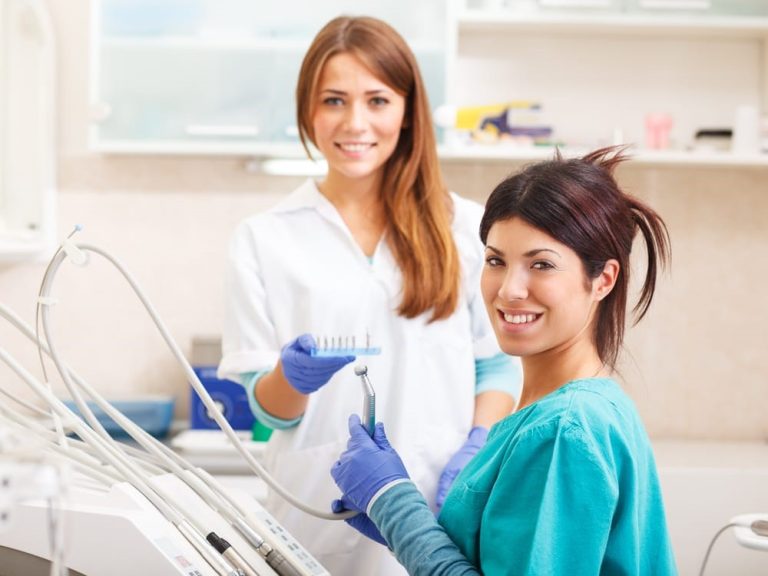Oral Assistant vs. Dental Hygienist: Key Differences & Career Insights ...